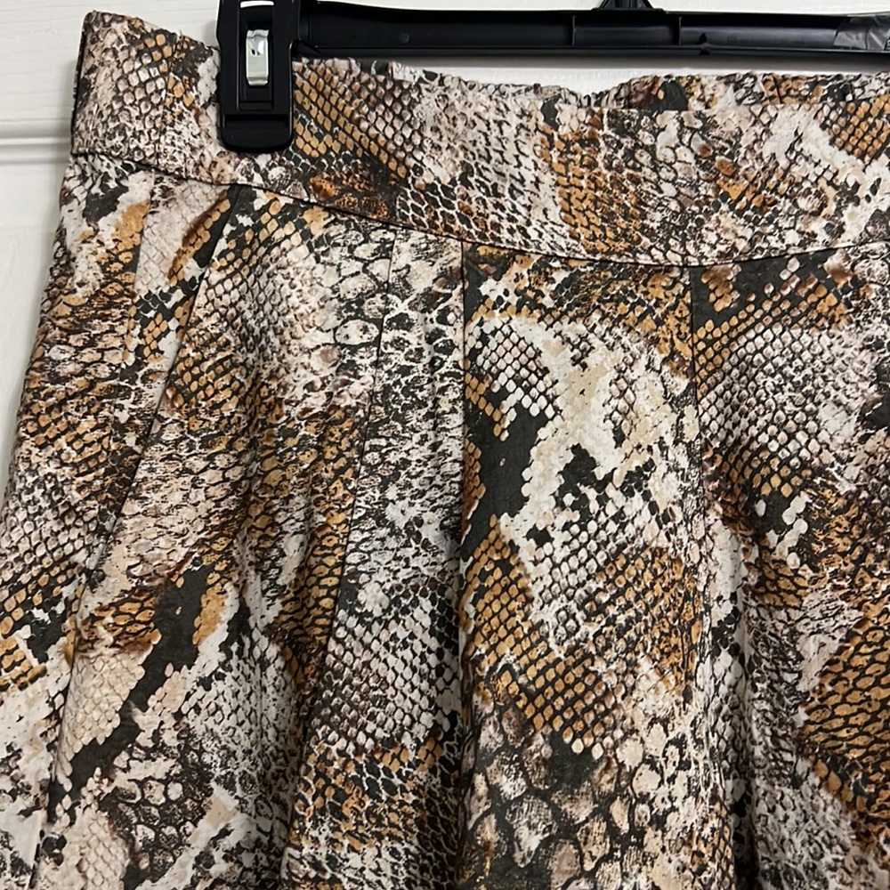 Enza Costa - Picture 2 of 2